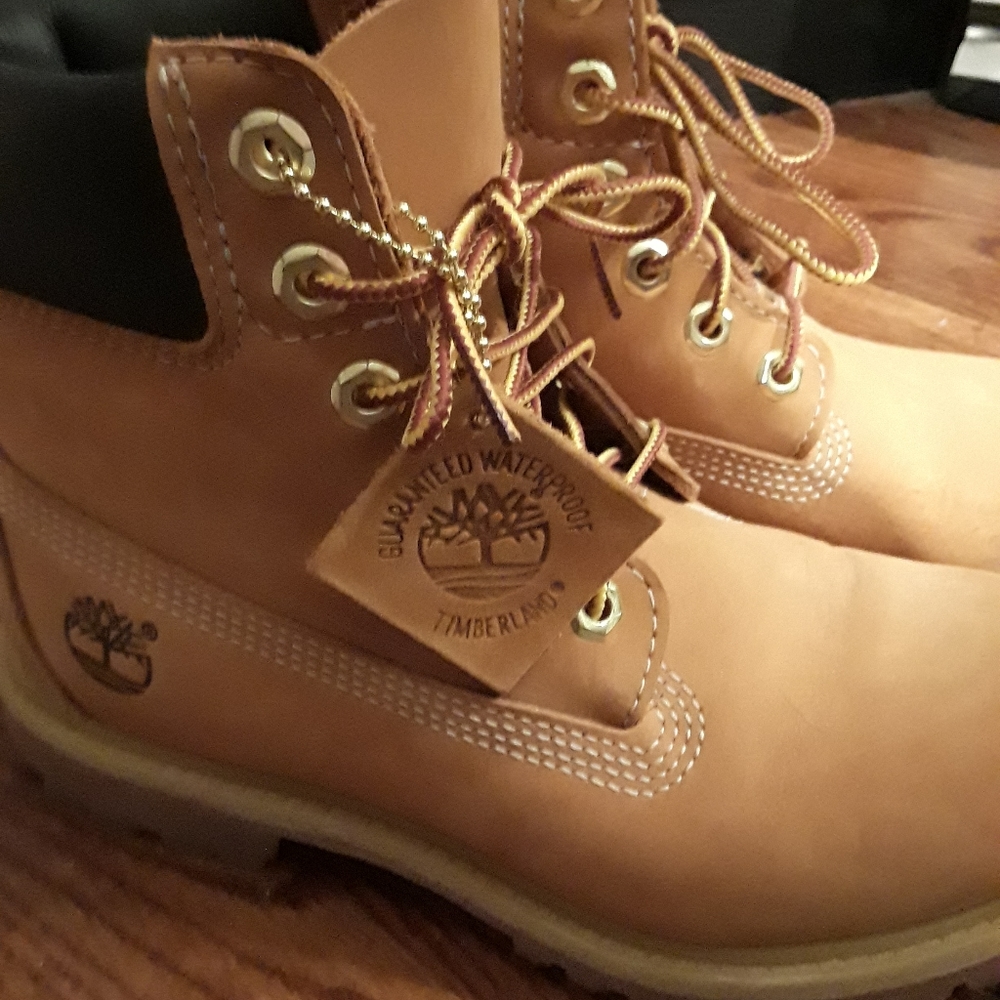 Timberlands boots,  classic camel suede.